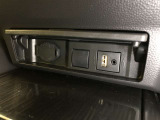ナビゲーション用USB/AUX入力端子(音声)です。