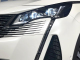 ●LEDヘッドライト:夜間走行時も良好な視界を確保し安心して運転できる高輝度LEDヘッドライトを装備!点灯速度が早く、消費電力も抑えられています。