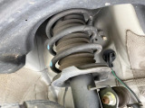 お車を安心してお乗りいただく為には、足回りの定期点検が欠かせません。サービスサポート(有償保証)では無料点検もご提供しており、安心のカーライフをお過ごしいただけるサポート体制が整っています。