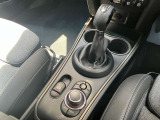 弊社お客様より頂いた下取車やデモカーが在庫の殆どを占めています。車の経歴や整備記録が分かり、ご安心してお車をお選び頂ける正規ディーラーならではのラインナップでございます。