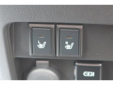 運転席と助手席にシートヒーターが付いています。