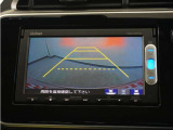 バックカメラ搭載です!車庫入れが苦手な人はもちろん、車両感覚に自信がある人にもお勧めです!見えない箇所が見えるようになるので、低い障害物や隠れてしまっている子供の存在等にも気付く事が出来ます。