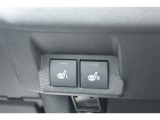 運転席と助手席にシートヒーターが付いています。