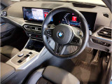 ☆センターパネルを運転席側に僅かに傾けたBMW独特のインパネ☆【駆け抜ける歓び】はここからもスタートしております☆