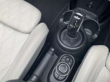 弊社お客様より頂いた下取車やデモカーが在庫の殆どを占めています。車の経歴や整備記録が分かり、ご安心してお車をお選び頂ける正規ディーラーならではのラインナップでございます。