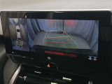 駐車が苦手な方でも安心のバックガイドモニター搭載。 後方の映像をクリアに表示し、ガイドラインで車庫入れや縦列駐車をしっかりサポート。毎日の運転がぐっとラクになります。