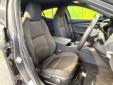 運転席シート廻りは使用感も少なく、良好な状態となっています。前オーナー様が丁寧に使っていたことがよくわかりますね。