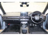 操作性に優れた運転席となります!小物入れや各ボタンの配置にこだわり、使いやすいです!座り心地もよく視認性も良好なのでロングドライブもお任せ下さい!