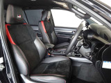 GR専用のスポーツシートです、ホールド性能に優れています。