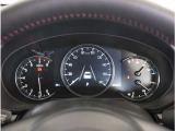 【明るく見やすいメーター】視認性が良く明るく見やすいメーター。運転者にとって見やすいメーターは運転していても疲れないですよね。