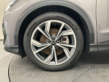 純正アルミホイール装着車両です!