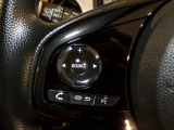 【ステアリングリモコン】ステアリングにオーディオ調節可能なスイッチが装備されていますので運転中でも視線をそらさずにオーディオの調節が可能です!