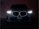 BMW代表的な特徴のキドニーグリル。BMWのすべてのモデルに採用され、BMWらしさを強調しております。