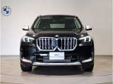 BMW代表的な特徴のキドニーグリル。BMWのすべてのモデルに採用され、BMWらしさを強調しております。