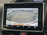 後方モニター表示でバック時の障害物もしっかり見えます!