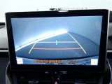 【バックモニター】・・・気になる後ろの見通しも、車庫入れに大活躍☆運転が困難な場所でも、しっかりサポート!心強い味方のモニターです♪