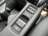 オートブレーキホールド機能付き電子パーキングブレーキ!ブレーキペダルを足から離しても停車状態を保ちます。アクセルを踏めば自動でブレーキが解除され、発進可能!