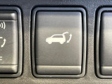 【パワーバックドア】スマートキーや運転席のボタンを押すだけでリアゲートが自動で開閉します!荷物を持っている時や、高い位置にあるバックドアを閉める際に便利な機能です♪