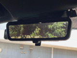 【デジタルインナーミラー】後席の大きな荷物や同乗者で後方が確認しづらい時でも安心!カメラが撮影した車両後方の映像をルームミラー内に表示。クリアな視界で状況の確認が可能です!