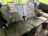 3列目シートはもちろん状態良好☆大人でもゆったりと座って頂けますので、大人数でのお出かけもラクラクです♪ご家族で、気の知れた仲間で、ドライブに行くのが楽しみですね♪
