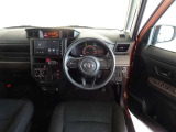 視界良好、操作しやすい運転席です。