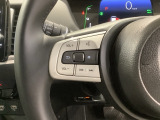 ステアリングにオーディオ操作スイッチが付いています。オーディオ画面に直接タッチしなくても操作が出来ますので、運転に集中できます。