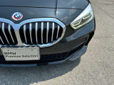 また、BMW正規認定中古車は、エマージェンシーサービスが自動付帯。24時間365日、皆様のカーライフをサポート致します。確かな安心のうえで、「駆けぬける歓び」をご堪能ください。
