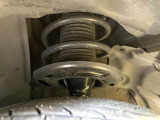 お車を安心してお乗りいただく為には、足回りの定期点検が欠かせません。サービスサポート(有償保証)では無料点検もご提供しており、安心のカーライフをお過ごしいただけるサポート体制が整っています。