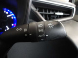 オートライト機能装備です!車外の明るさに応じて、自動的にライトの点灯・消灯をしてくれます♪