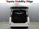 サ-ドシ-トを跳ね上げると荷室スペ-スに早変わりします。