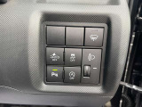 【スマートアシスト】前方の車両や歩行者を検知して、ブレーキ機能で危険を回避。もしもの時も安心ですね。