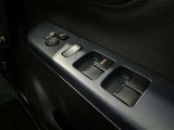 運転席から操作可能なパワーウィンドウ!