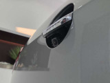 バックモニターも装備しております。車庫入れの苦手なお客様、もうご心配いりません。バックモニターがあれば、ぶつける心配一切無し?!重宝してくれると思います、