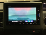 ギヤをR(バック)に入れるとナビの画面に後ろの映像が映るリアカメラ付です。後退時、コンディションが悪い視界でもカラーバックモニターがドライバーをサポートします。