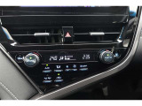 ★運転席と助手席でそれぞれお好みに合わせて温度設定が行えるフルオートエアコンです。外気温や室温、日射量を感知し、吹き出し温度、風量を緻密に制御します