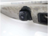 バックカメラが付いているので後方確認が非常にしやすいです。今や運転初心者も熟練者も必須装備!ついていて損はないですね♪