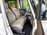 運転席シート廻りは使用感も少なく、良好な状態となっています。丁寧に使われていたことがよくわかりますね。