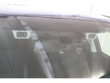 アイサイトVer.3搭載。プリクラッシュブレーキや車線逸脱警報、誤発進抑制などの機能が充実した運転支援システムです。全車速追従機能付きクルーズコントロールも備え、快適で安全なドライブをサポートします。
