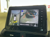 空から見たような映像で駐車ができるアラウンドビューモニター。ひと目でわかるセンサーに前後の衝突被害軽減ブレーキ付き。