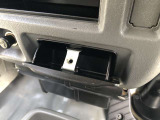 灰皿。本来の用途で使用した形跡はないので小物入れなどに転用してください。