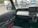 ☆内外装クリーニング☆車の隅々まで徹底的にクリーニングを行っておりますので内外装ともに綺麗な状態でご納車いたします!