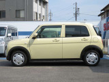 使用開始より、こまめに洗車等の手入れをしてまいりました。エクステリアは全体的に美しい状態を維持しています。