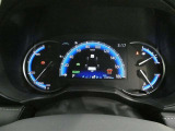 スタイリッシュなメーターで、運転中の気分も上がりますね♪