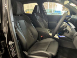 長時間の運転でも疲れにくく、オーナー様の事だけを考えて作成したBMWならではのとっておきのシートです。