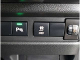 VSC(Vehicle Stability Control)付です。 横滑りを防止する装置です。 万が一の時に作動する、安全のための装置です。