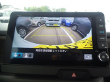 バックカメラの画像です。ガイドラインがスムースな車庫入れをサポートいたします。車庫入れの安心感がアップしますね。