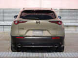 CX-30のエクステリアデザインは、明確なラインを使わず、面の動きのみで表現。アートとしての美しさと生命感を感じさせるデザインを創生しています