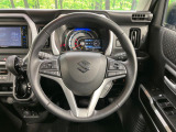 【ステアリングスイッチ】運転中、前方から目線をそらすことなく、オーディオ等の操作が可能な便利機能!安心&快適なドライブを演出してくれます♪