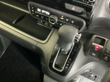 発進時から滑らかに加速する無段階変速のCVTはストップ&ゴーの多い街の中も快適です