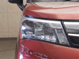 LEDヘッドライト装備! 暗い夜道も明るく照らします。